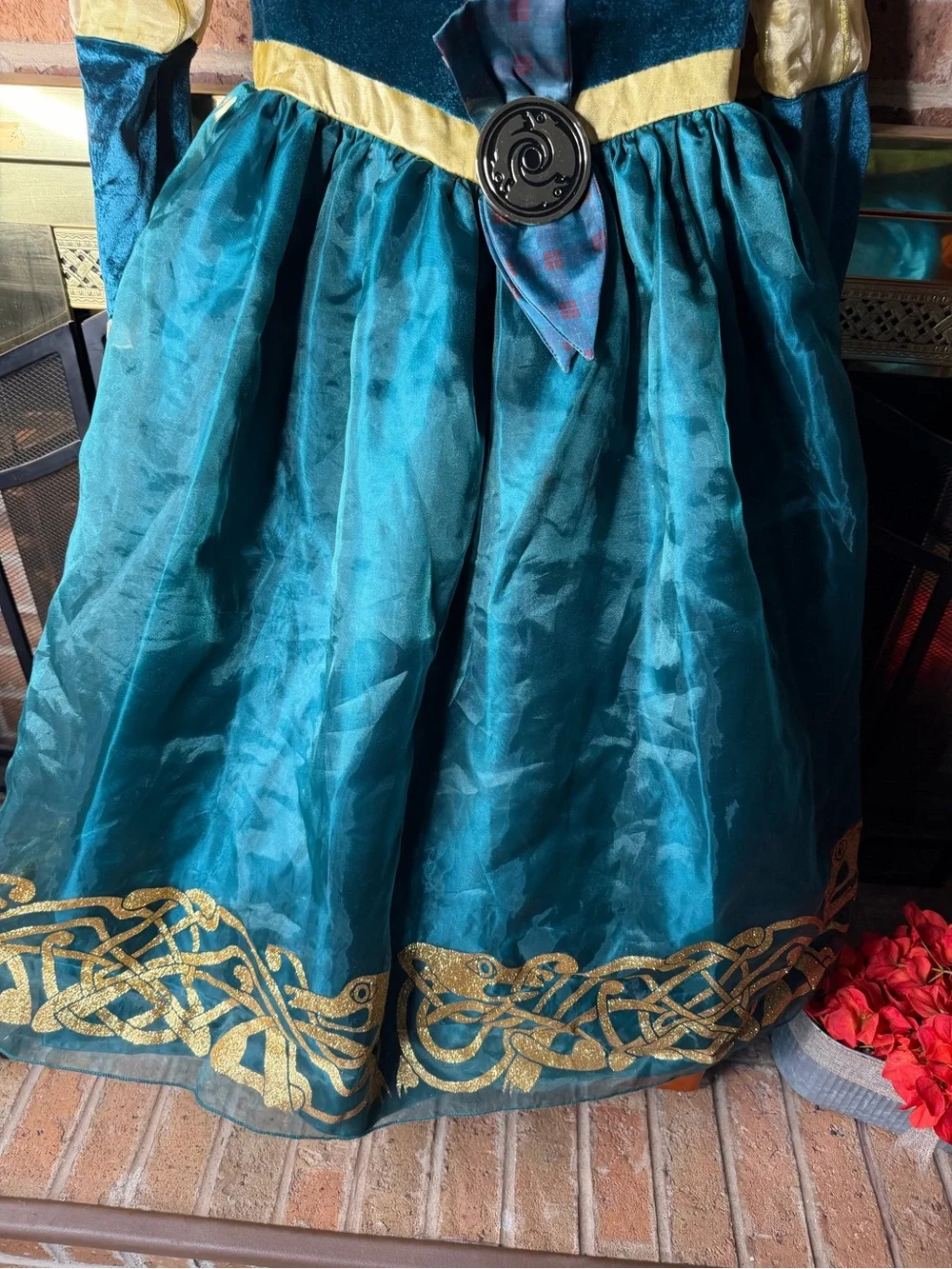 GIRLS SZ 9/10 DISNEY STORE $55 Merida Costume Brave LACE ON ARMS IS MISSING - Picture 5 of 9